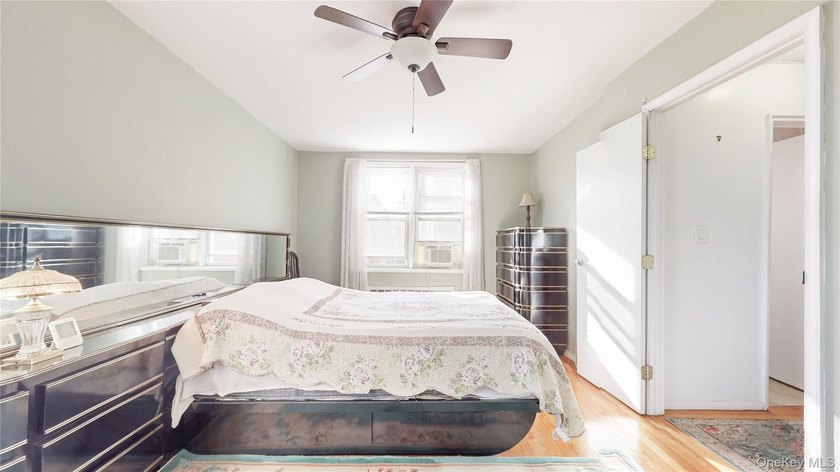 Welcome to this bright and inviting 1-bedroom, 1-bath corner - photo 14