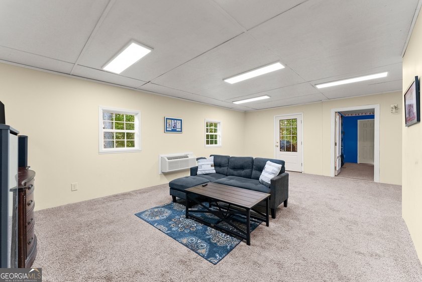 SPRAWLING RANCH ON 3.43-/+ PRIVATE ACRES, BONUS ROOM + OFFICE + - photo 16