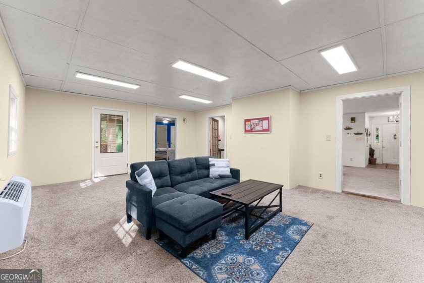 SPRAWLING RANCH ON 3.43-/+ PRIVATE ACRES, BONUS ROOM + OFFICE + - photo 17