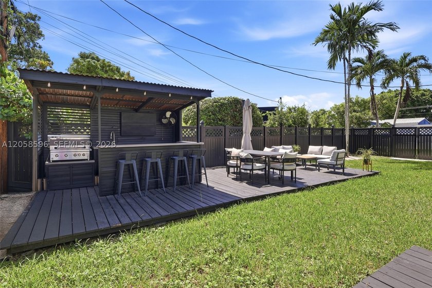No HOA. Gables View corner lot, 8,600 SF, minutes to Coral - photo 4
