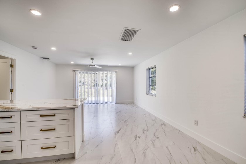 Welcome to this gorgeous and renovated one bedroom, one bathroom - photo 6