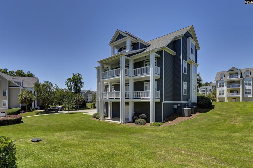 Amazing luxury condo perfectly located in the highly desirable - photo 15