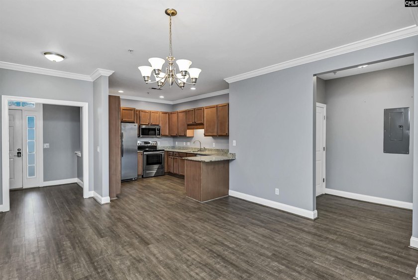 Amazing luxury condo perfectly located in the highly desirable - photo 27