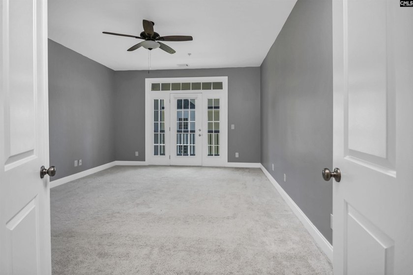 Amazing luxury condo perfectly located in the highly desirable - photo 32