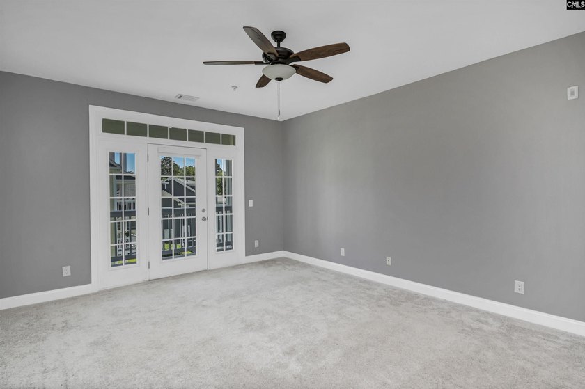Amazing luxury condo perfectly located in the highly desirable - photo 33