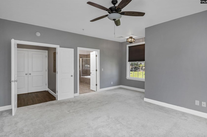 Amazing luxury condo perfectly located in the highly desirable - photo 35