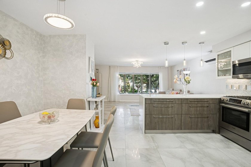 Mint, Turnkey 2-Bedroom Condo with Private Outdoor Space &amp; - photo 2