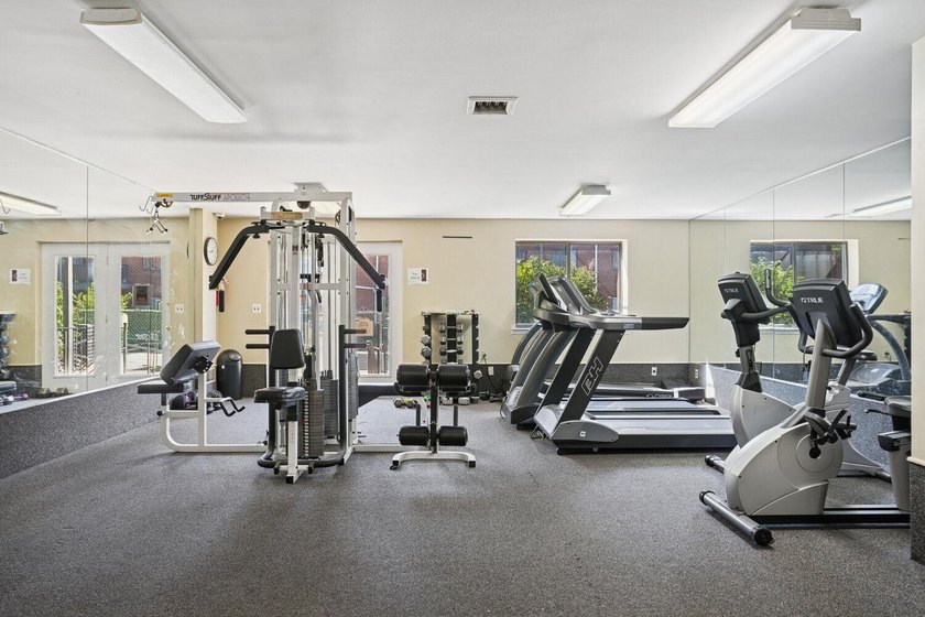 Mint, Turnkey 2-Bedroom Condo with Private Outdoor Space &amp; - photo 10
