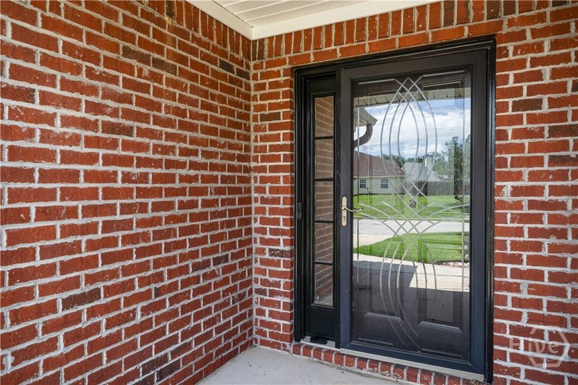 Welcome to 163 W. Tahoe Drive, where convenience, thoughtful - photo 3