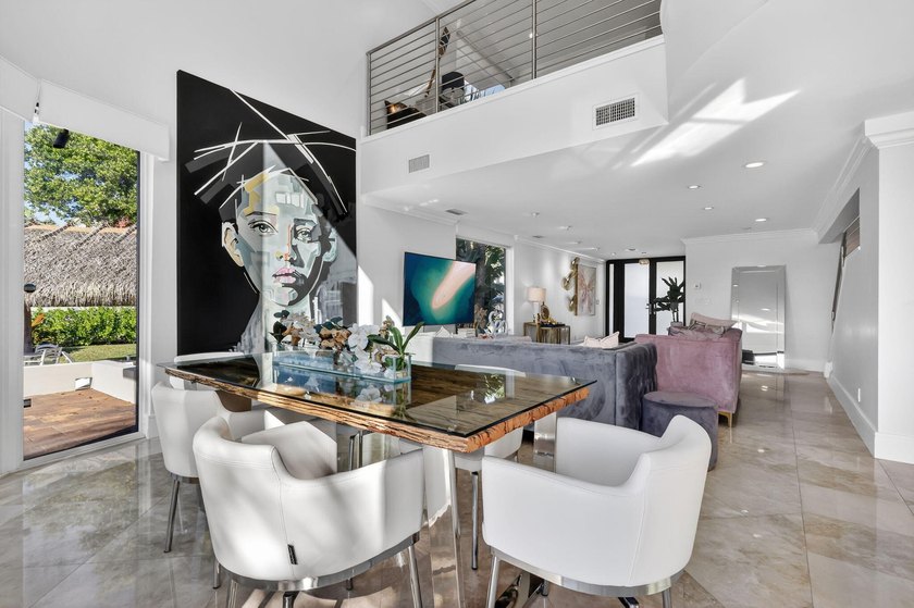 Boater's Paradise...Sophisticated Townhouse with breathtaking - photo 13