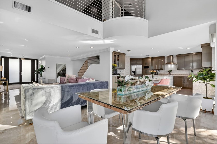 Boater's Paradise...Sophisticated Townhouse with breathtaking - photo 14
