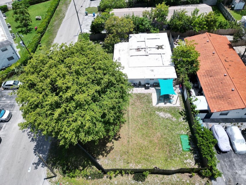INCREDIBLE INVESTMENT PROPERTY. Approved to Build 5 townhomes of - photo 48