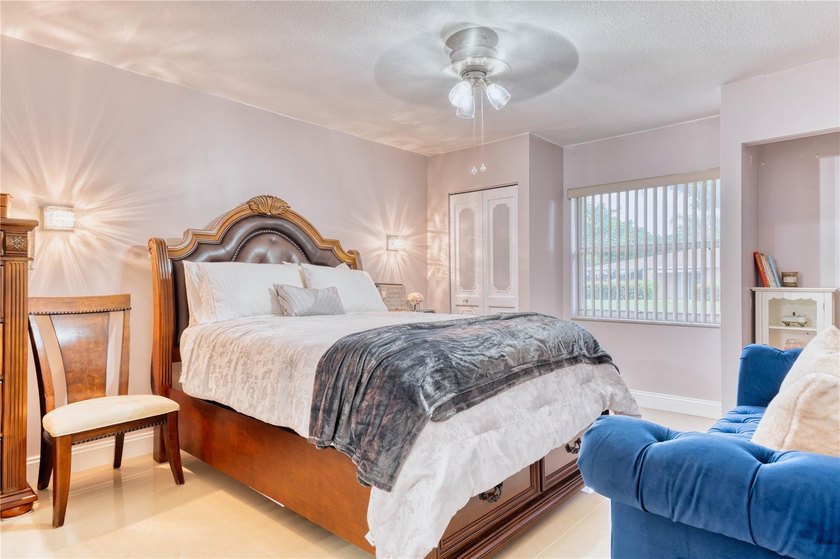 8751 Chevy Chase Dr 150 - photo 14