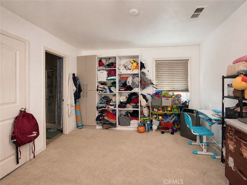 This is a great opportunity to own a modern home in Huntington - photo 3