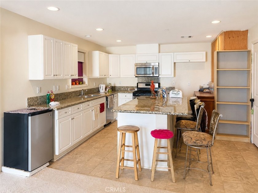 This is a great opportunity to own a modern home in Huntington - photo 6