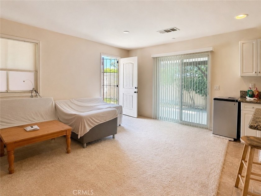This is a great opportunity to own a modern home in Huntington - photo 7