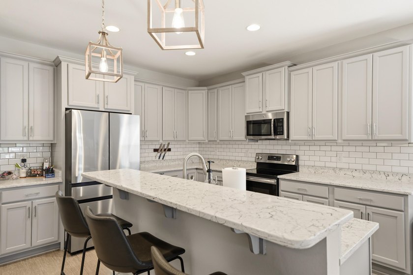 Welcome to this beautiful 4-bedroom, 2 bath home located in the - photo 11