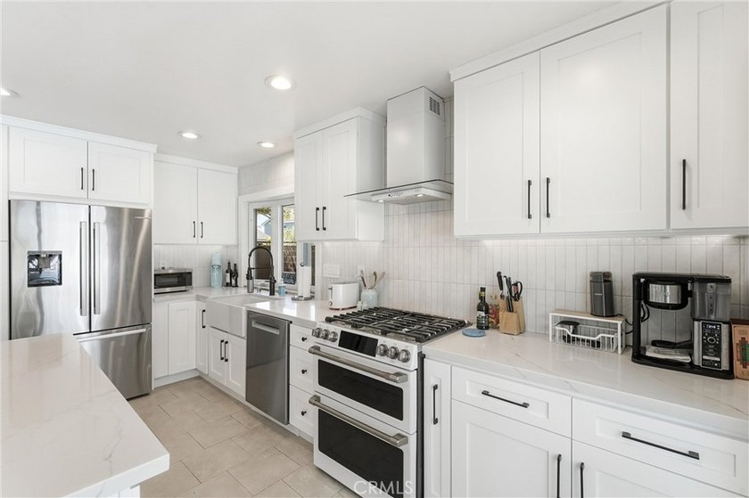 You found it! Open floor pan, new modern updates, main floor - photo 12