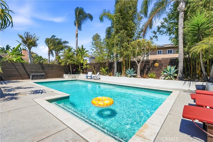 You found it! Open floor pan, new modern updates, main floor - photo 13