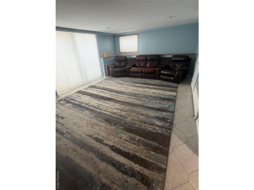 Welcome to this beautifully maintained 5 bedroom , 4 bathroom - photo 15