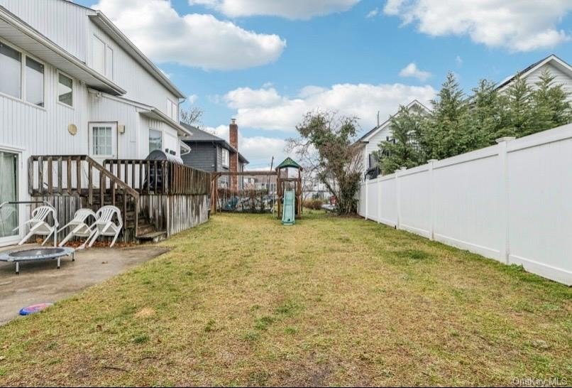 Welcome to this beautifully maintained 5 bedroom , 4 bathroom - photo 21