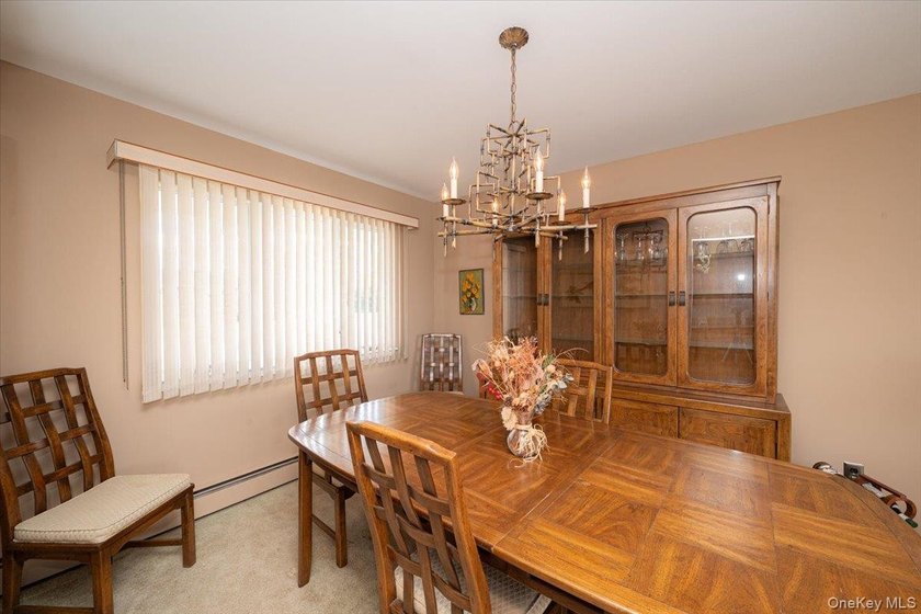Beautiful Hi Ranch w/ all Large rooms including 4 Ample bedrooms - photo 22