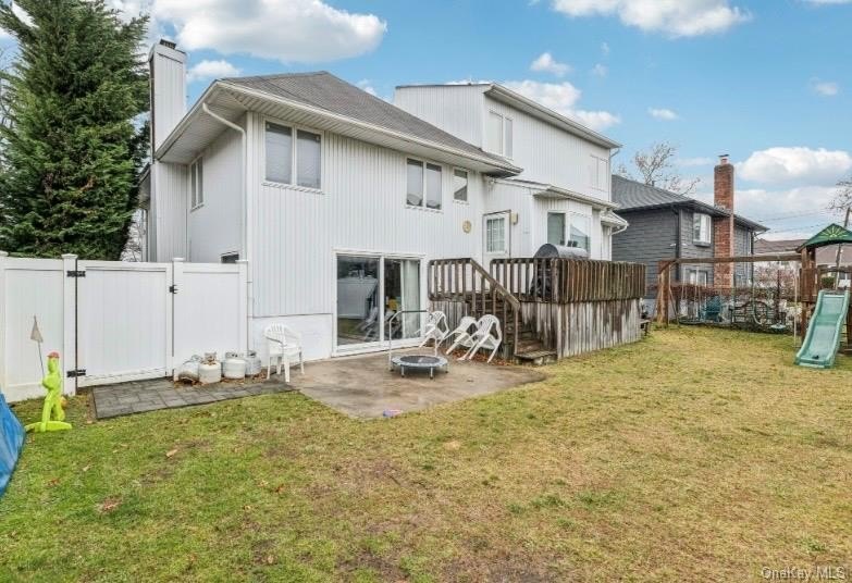 Welcome to this beautifully maintained 5 bedroom , 4 bathroom - photo 24