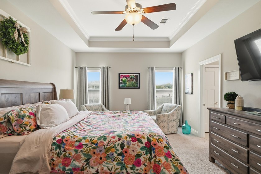 Welcome to this beautiful 4-bedroom, 2 bath home located in the - photo 36