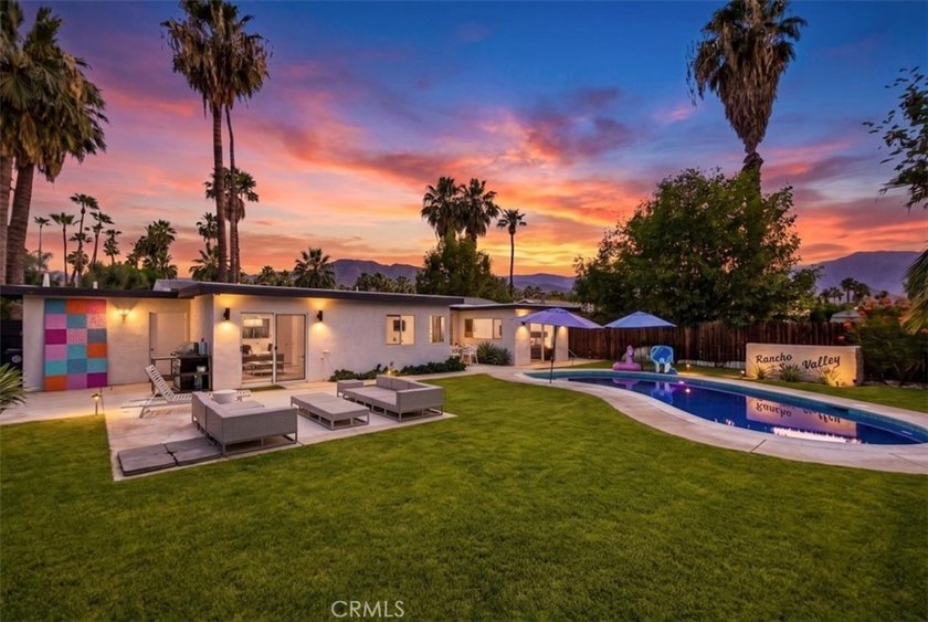 Updated, chic and gorgeous, move in ready mid-century modern - photo 2