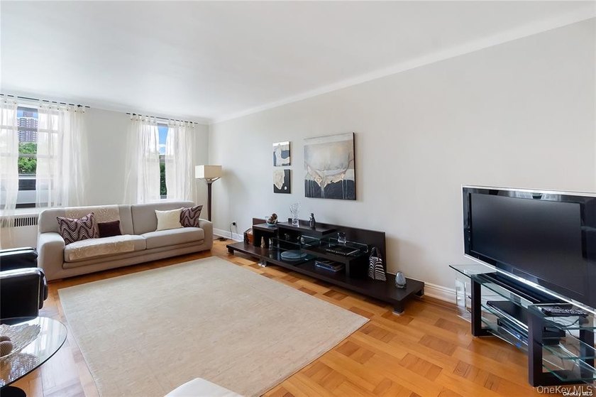 SIZE MATTER One of a kind 1100 square feet coop apartment for - photo 14
