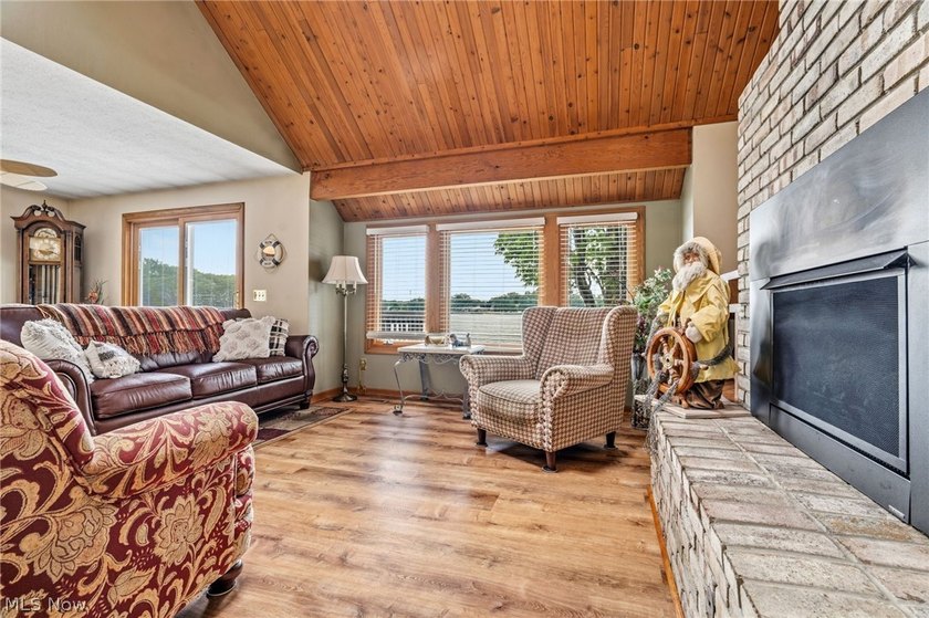 Welcome to affordable lakefront living on beautiful Meyers Lake! - photo 19