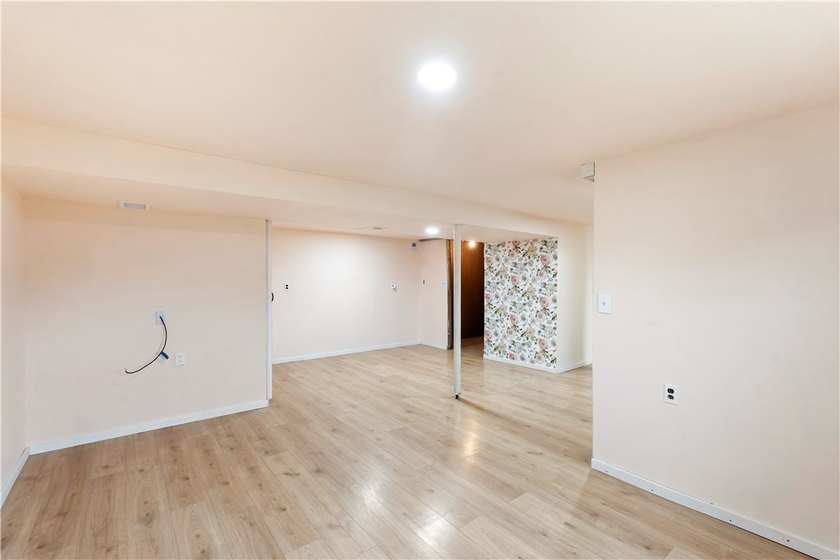 Welcome to 47 W Toulon Drive! This move-in ready 3-bedroom - photo 22