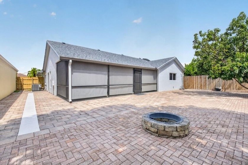 Welcome to this charming single-story residence located in - photo 28