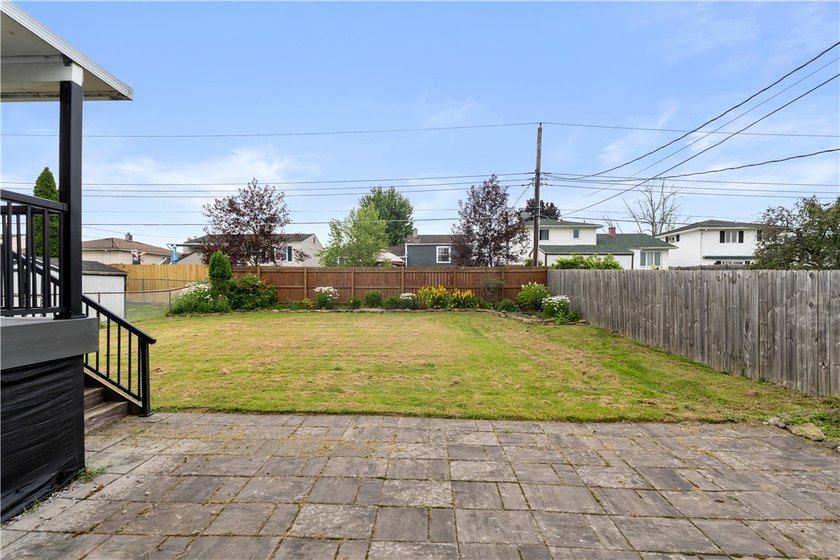 Welcome to 47 W Toulon Drive! This move-in ready 3-bedroom - photo 37