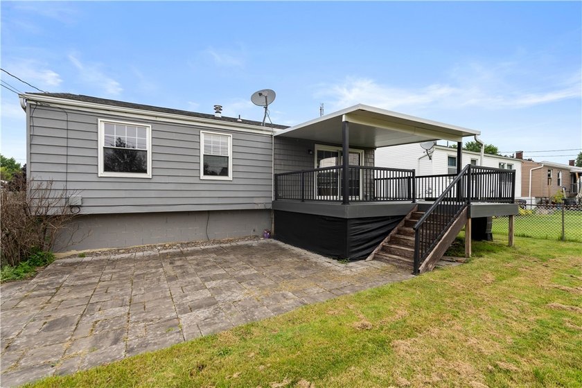 Welcome to 47 W Toulon Drive! This move-in ready 3-bedroom - photo 41