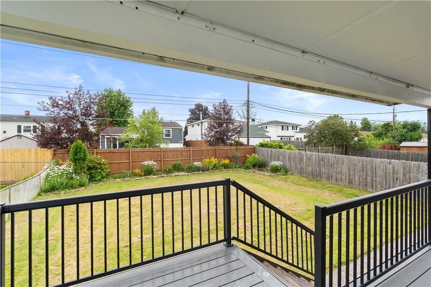 Welcome to 47 W Toulon Drive! This move-in ready 3-bedroom - photo 45