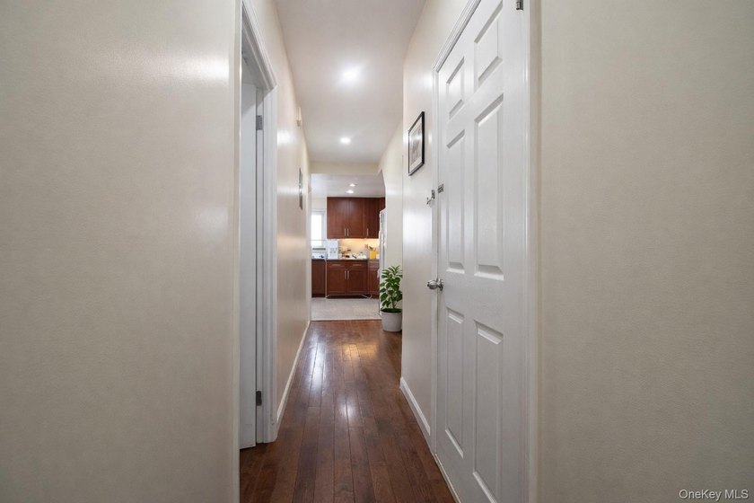 Prime Flushing detached single-family home located near Northern - photo 10