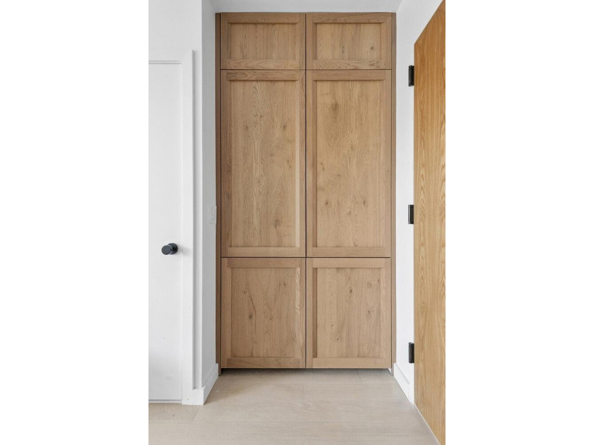 Welcome to 19 North Henry Street. Crafted with both style and - photo 2
