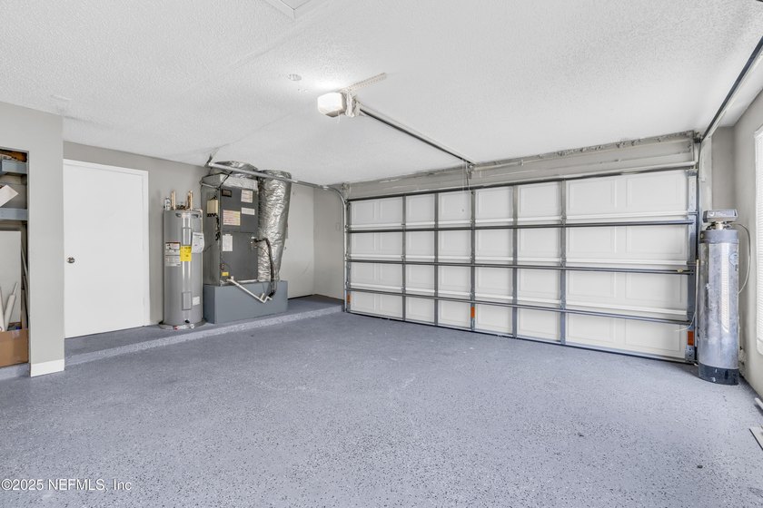 Seller is giving $5000 toward buyer closing cost This charming - photo 22