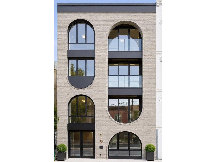 Welcome to 19 North Henry Street. Crafted with both style and - photo 8