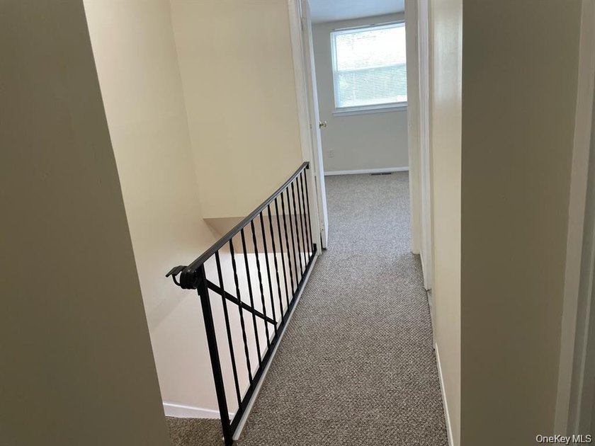 Welcome to this beautifully updated 3-bedroom, 2-bathroom - photo 7
