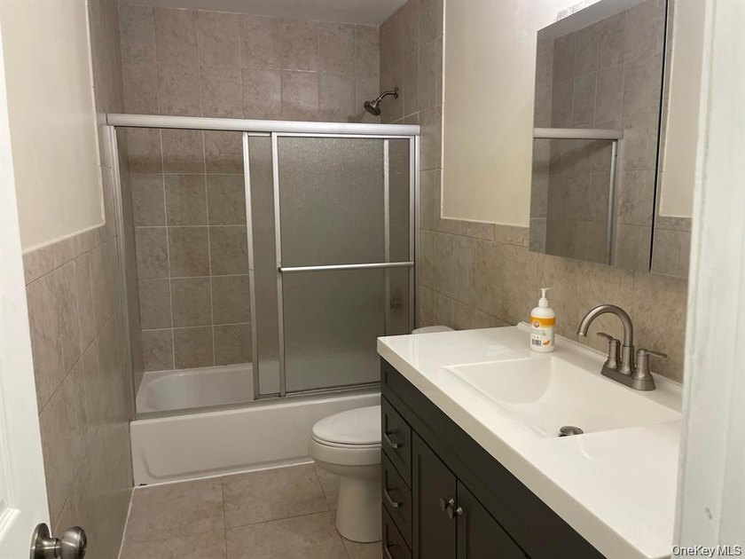 Welcome to this beautifully updated 3-bedroom, 2-bathroom - photo 10