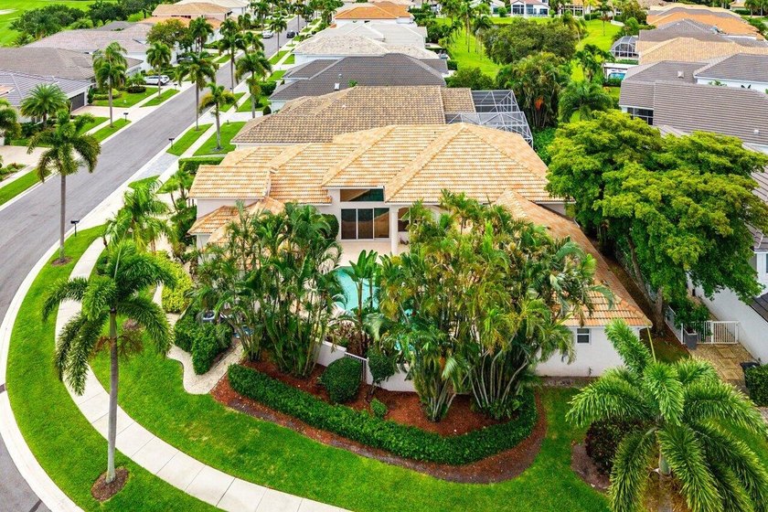 Incredible 4 BD 4 BA courtyard home in Woodfield Country Club - photo 25