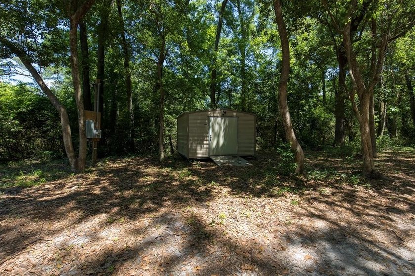 Looking for that spot with ample privacy and a waterfront view - photo 18