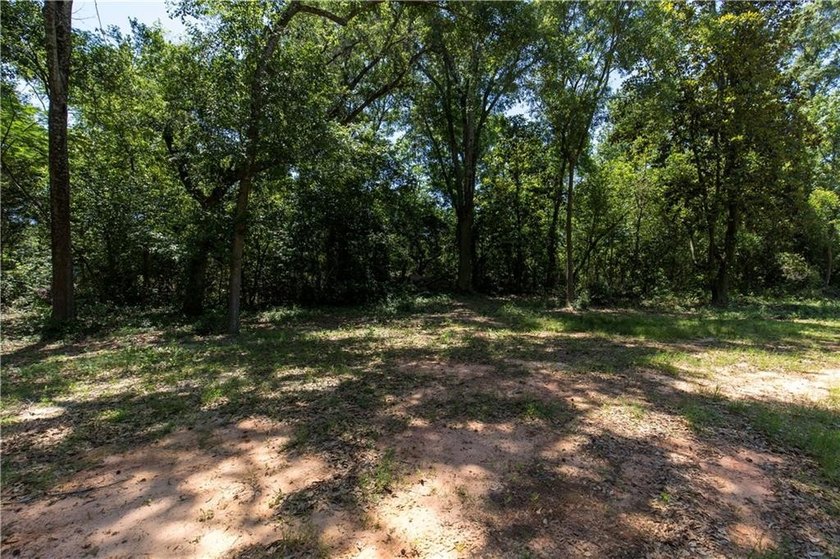 Looking for that spot with ample privacy and a waterfront view - photo 26