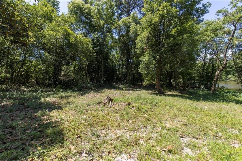 Looking for that spot with ample privacy and a waterfront view - photo 28