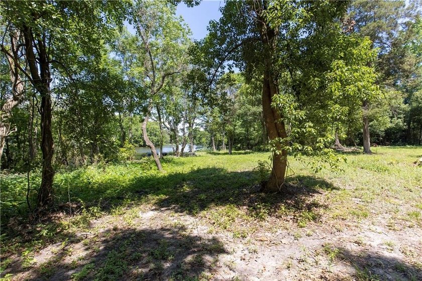Looking for that spot with ample privacy and a waterfront view - photo 38