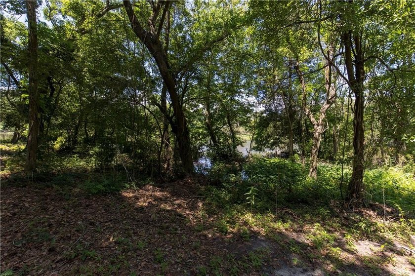 Looking for that spot with ample privacy and a waterfront view - photo 39