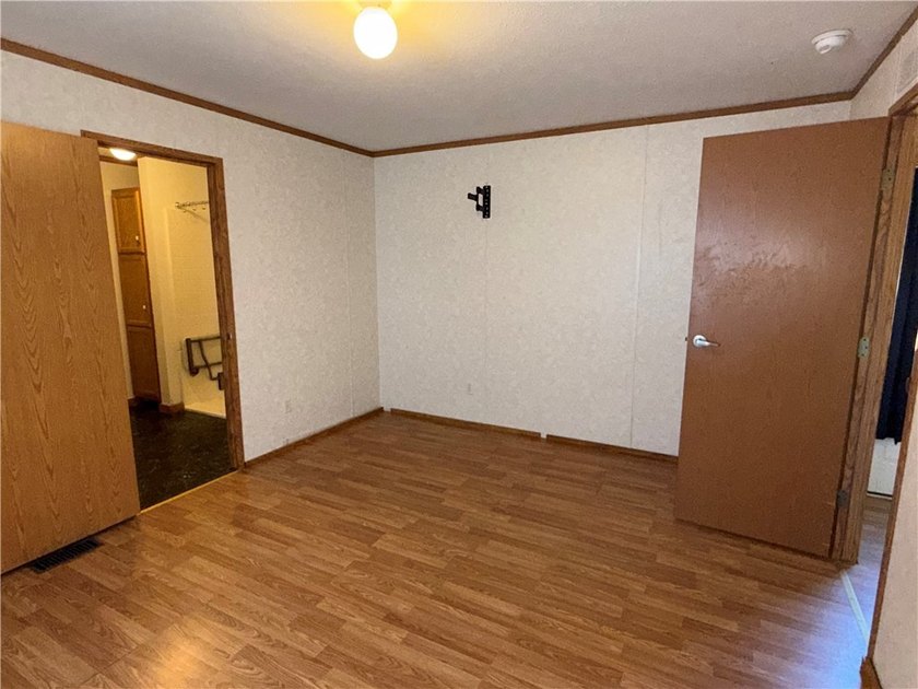 Affordable living! Three bedroom, two full bath 2005 Fairmont - photo 16
