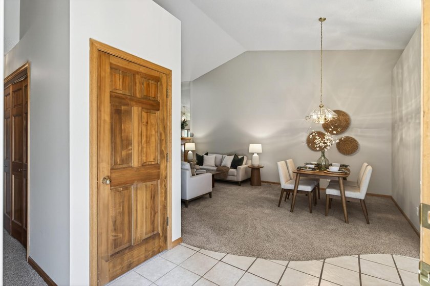This beautiful 2 bedroom, 2 bath end-unit townhome offers tons - photo 16